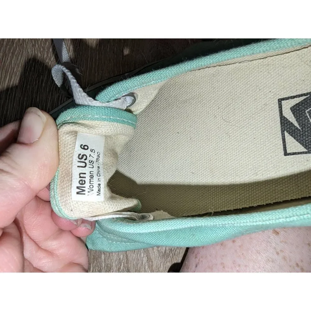 VANS Women Sz 7.5 M Green Lace Up Fashion‎ Sneakers Fabric Shoe